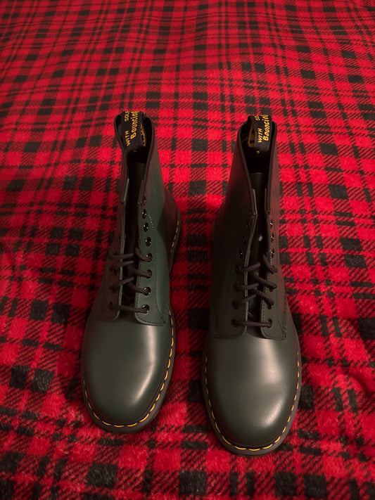 Men’s Size 10 Green Smooth Leather Boots